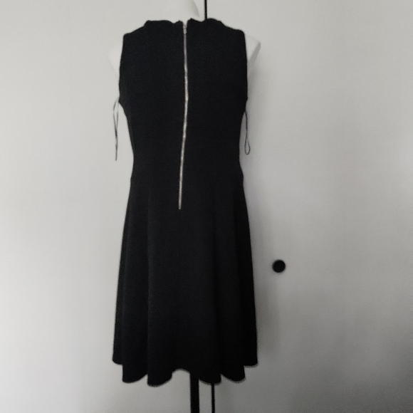 Keyhole Black and White Sleeveless Dress size 12 - Picture 6 of 7